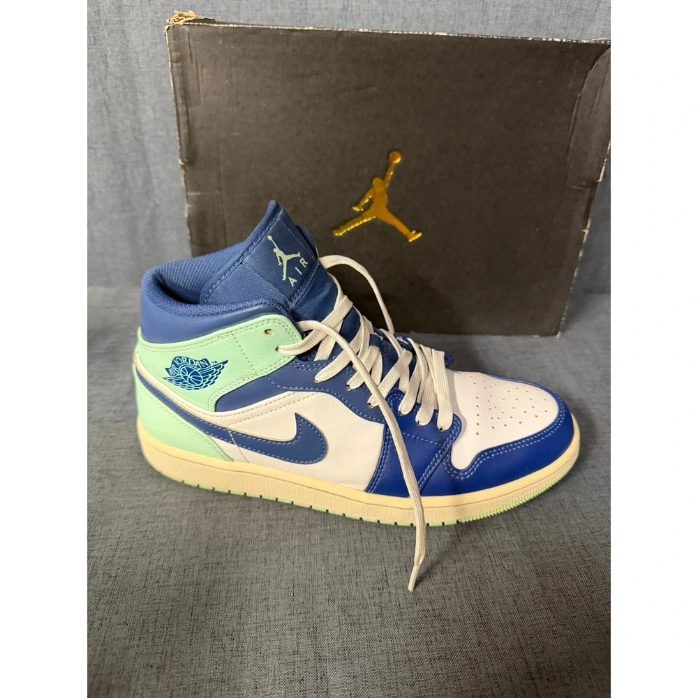 Size 9.5 - Nike Air Jordan 1 Mid Mystic Mens Navy Mint White Sneaker 554724-413 - Picture 3 of 16